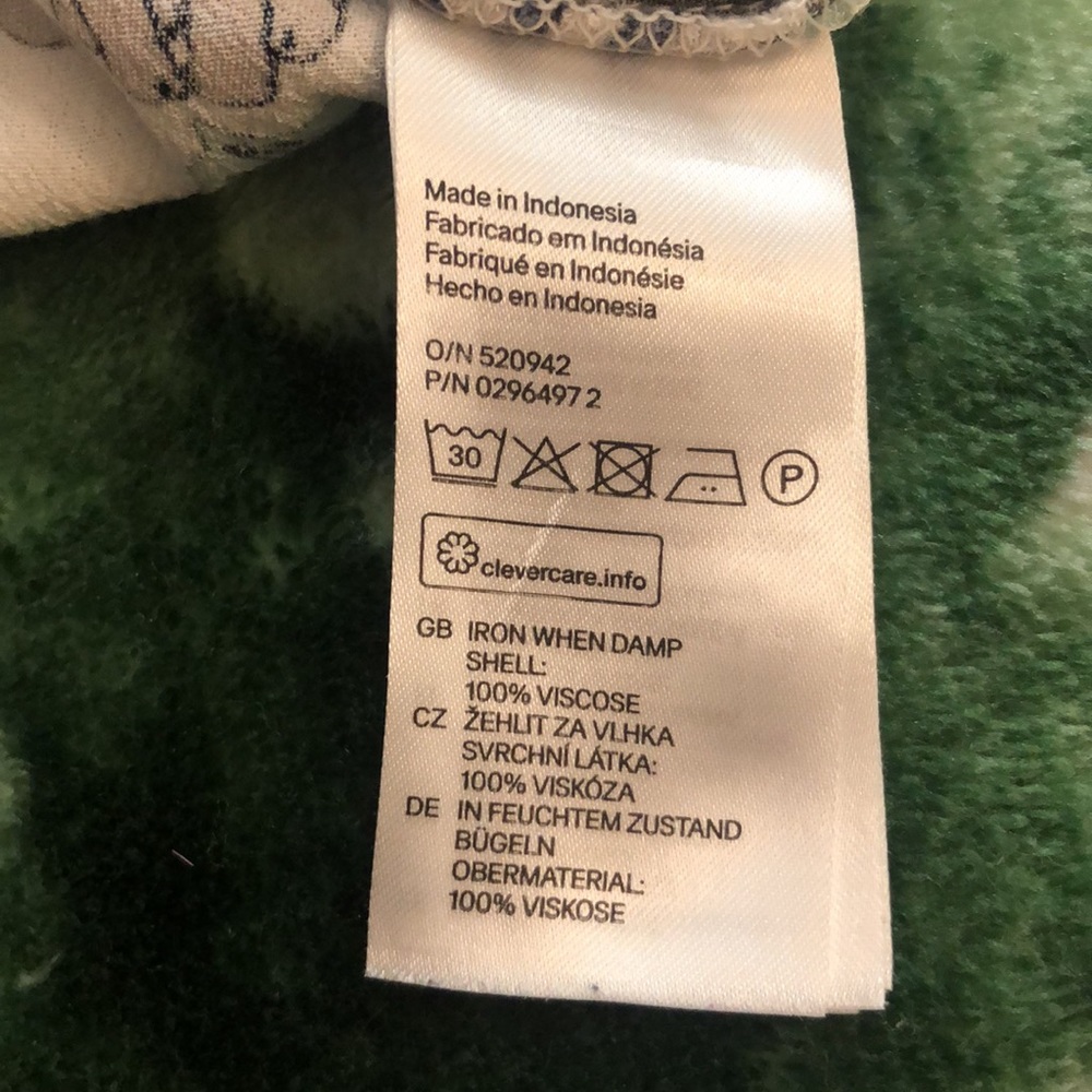 H&M top. Viscose 100%. Size 12 - Picture 8 of 9